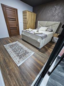 Apartments Ishmi in center of Ulcinj客房内的一张或多张床位