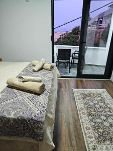 Apartments Ishmi in center of Ulcinj客房内的一张或多张床位