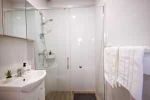 Koupelna v ubytování Cozy Studio Apartment in Osijek - self check in + 50 fotografií