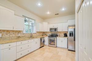 Gallery image of Private Beach at Lakefront Summerfield Getaway! in Summerfield