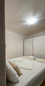 Кровать или кровати в номере Luxury oaza Novalja