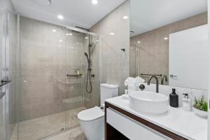 Ένα μπάνιο στο The Gallery - Q Stay