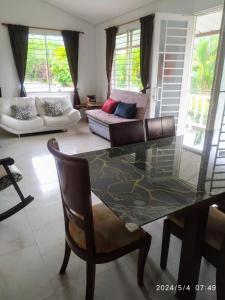 Ruang duduk di Villa Las Colonias