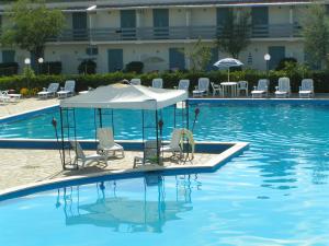 Bazén v ubytovaní Residence Blu Marlin Natural beach alebo v jeho blízkosti