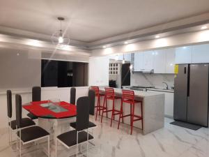 Galería fotográfica de Stylish Apt en Chuao 6P - Caracas en Caracas