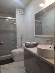 Galería fotográfica de Stylish Apt en Chuao 6P - Caracas en Caracas