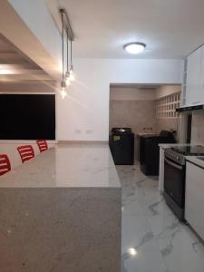 Galería fotográfica de Stylish Apt en Chuao 6P - Caracas en Caracas