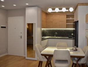 Η κουζίνα ή μικρή κουζίνα στο Bree Home