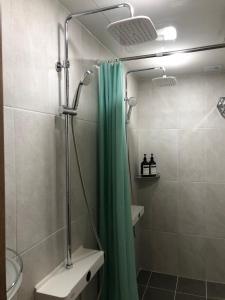 Ванная комната в SokCho Station Hostel