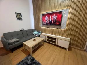 Un lugar para sentarse en Luxurious 2BR Residence Ajman Central