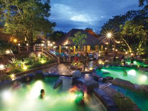 Bazén v ubytování Serenity Family Stay Ipoh 8 pax nebo v jeho okolí