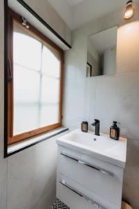 Η κουζίνα ή μικρή κουζίνα στο Gospodarstwo Agroturystyczne z BASENEM & SPA i Alpakami