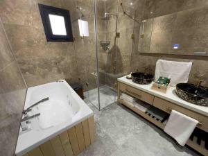 Vannituba majutusasutuses Datca Suites Luxury Boutuiqe Hotel