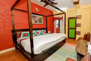 Katil atau katil-katil dalam bilik di Lake Twenty Thousand Farm and Retreat, LTK - Haweli