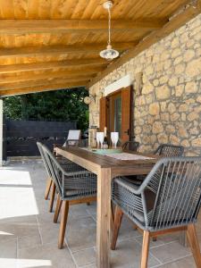 Patio nebo venkovní prostory v ubytování Casa di Nika - charming stone villa