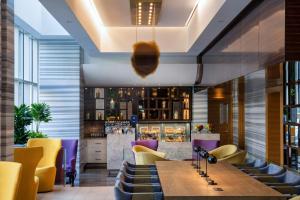 Posezení v ubytování Crowne Plaza Dubai Marina by IHG