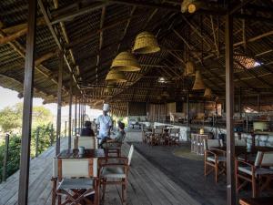 Restaurace v ubytování Soroi Cheetah Tented Camp