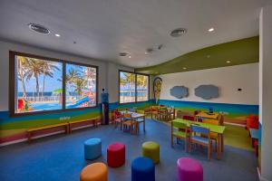 Restoran või mõni muu söögikoht majutusasutuses Riu Turquoise - All Inclusive