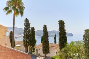 a view of the ocean from a villa at Apartamento Casita del Mar in La Herradura
