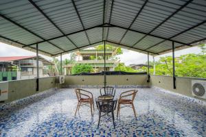 Balkón nebo terasa v ubytování Alaya Stays - Imperial Calista 4BHK near Khandala Hills + 65 fotografií