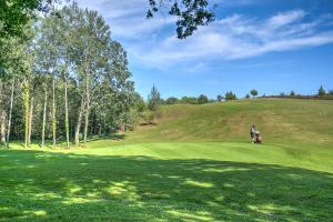 Kemudahan golf di rumah percutian atau berdekatan