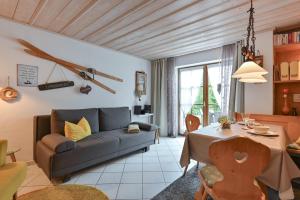 Foto dalla galleria di Ferienwohnung Alpina a Rosshaupten