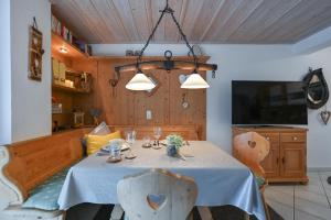 Foto dalla galleria di Ferienwohnung Alpina a Rosshaupten