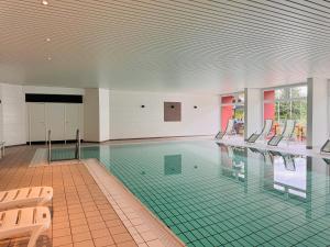 Bazén v ubytování Klassen Stay - Design Studio in 11 Etage - Tolle Aussicht - Sauna, Pool - Netflix nebo v jeho okolí