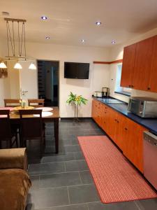 Η κουζίνα ή μικρή κουζίνα στο Die Hotelalternative +19 φωτογραφίες