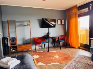 Posezení v ubytování Klassen Stay - Design Studio in 11 Etage - Tolle Aussicht - Sauna, Pool - Netflix