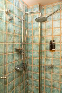 A bathroom at Dimatis
