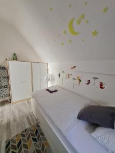 Posteľ alebo postele v izbe v ubytovaní Kuća za odmor Hodak