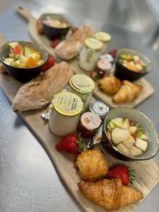 Φαγητό σε αυτό το διαμέρισμα ή κάπου εκεί κοντά