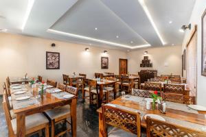 Restaurace v ubytování Sterling Arunai Anantha - Tiruvannamalai
