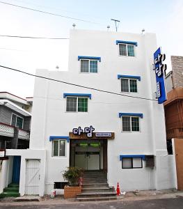 Gallery image of Dadam Guesthouse in Yeosu