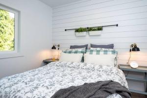 Postel nebo postele na pokoji v ubytování Private Escape! Tiny Home Style