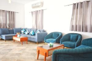 Uma área de estar em Elite Residence Dahab