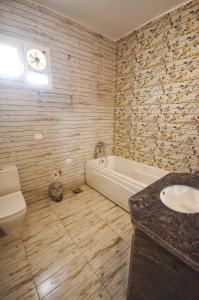 Um banheiro em Elite Residence Dahab