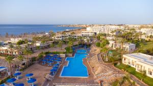 Club Reef Resort & Spa tesisinde veya buraya yakın yüzme havuzu