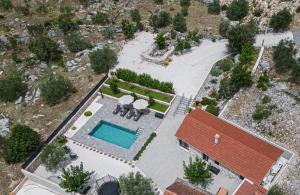 Bazén v ubytování Villa Bosilen with private pool, near Trogir, Split airport, quiet area, family villa nebo v jeho okolí