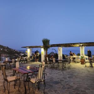 Afbeelding uit fotogalerij van Hotel Panorama Piqeras in Piqeras