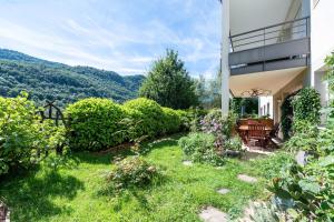 En generel udsigt til bjerge eller udsigt til bjerge taget fra lejligheden