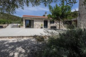Budova, kde se vila nachází + 37 fotografií