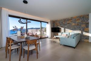 Χώρος καθιστικού στο Canvas Villas By the Sea +58 φωτογραφίες
