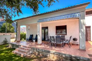 Το κτήριο όπου στεγάζεται  η παραθεριστική κατοικία