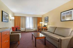 Posezení v ubytování Best Western Cascade Inn & Suites