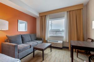Posezení v ubytování Best Western Plus Chateau Fort St. John