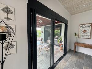 Khu vực ghế ngồi tại Cap KARAIB villa 2 chambres
