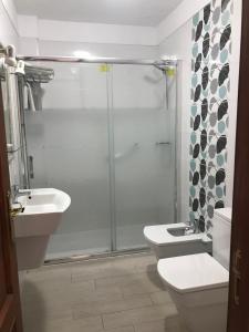 Koupelna v ubytování Apartamentos Quintero – Adults Only + 27 fotografií