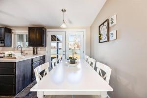 Fotografie z fotogalerie ubytování Fun In Utah- Hot Tub- Central v destinaci Murray